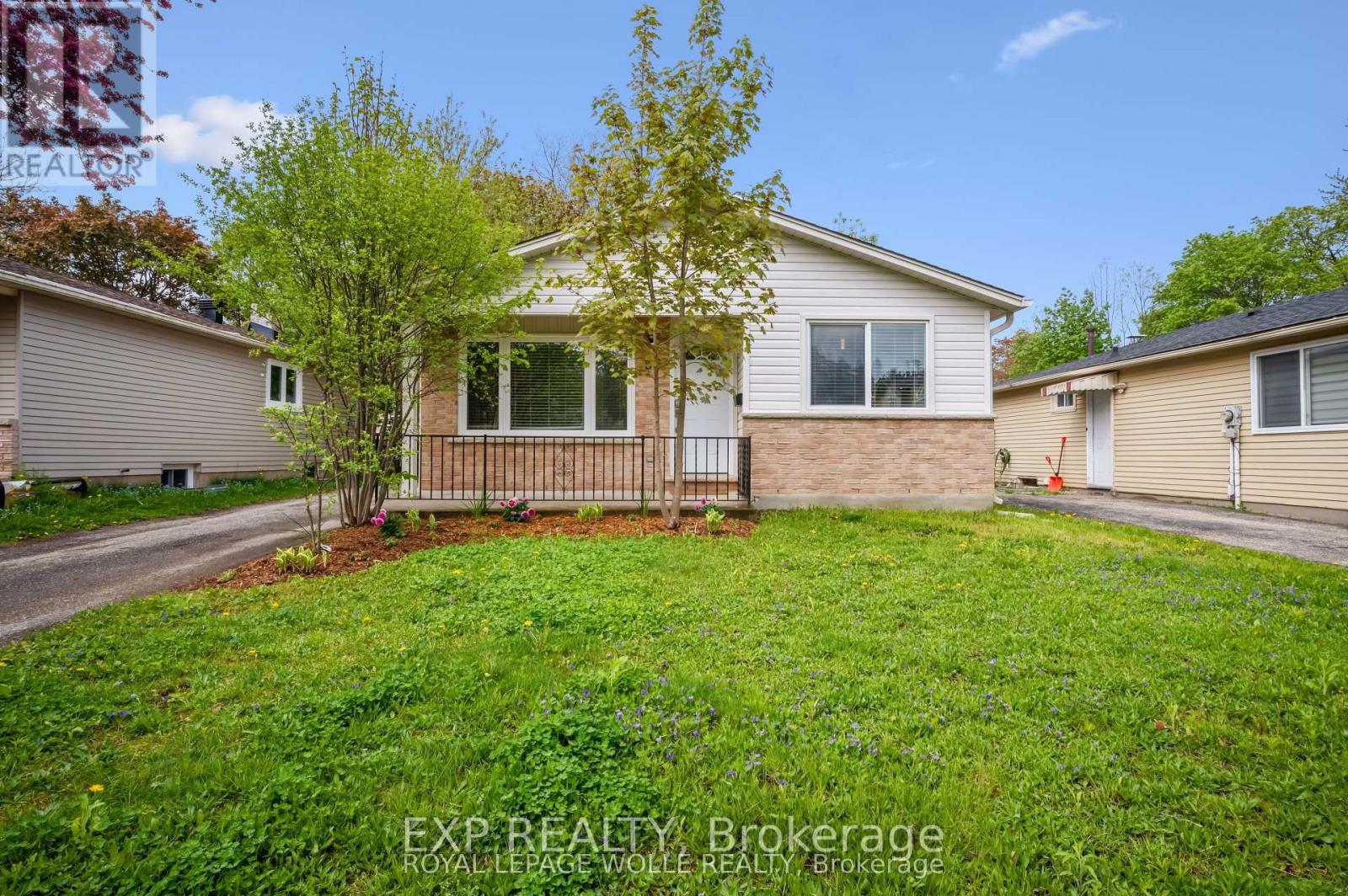 MLS® listing #29093223 for sale located at UPPER - 53 KAREN WALK