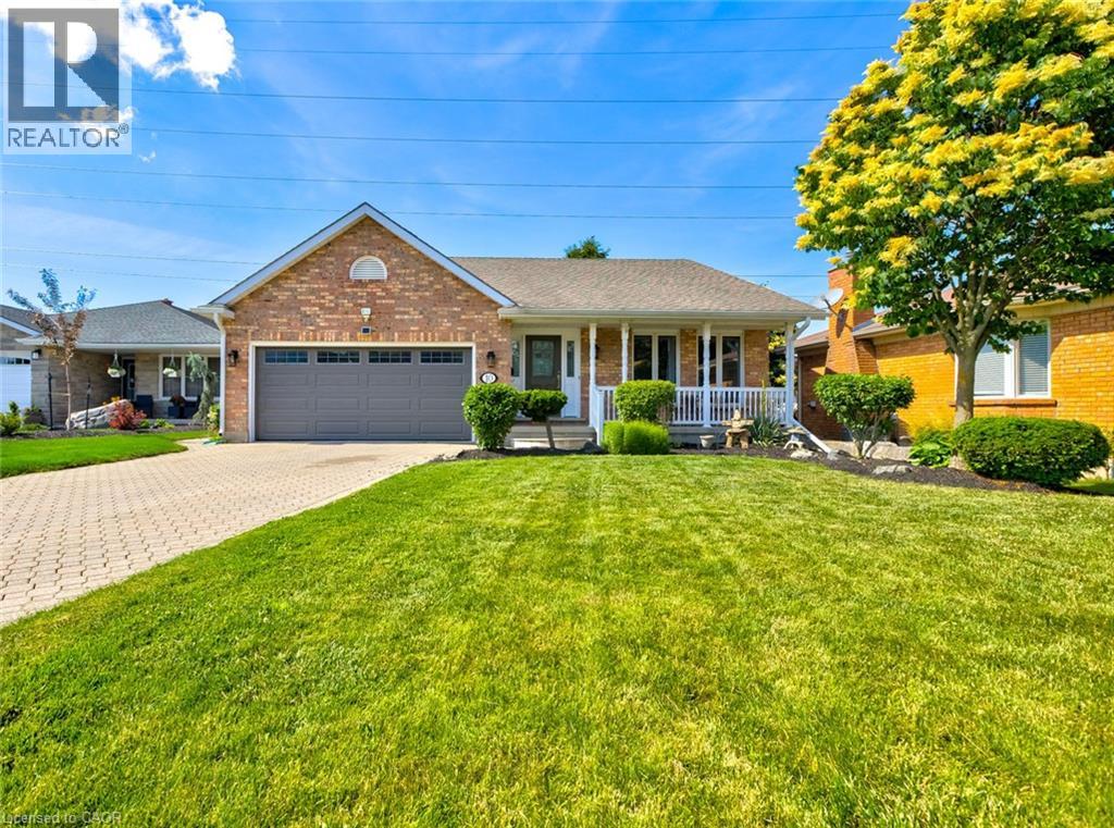 MLS® listing #29094208 for sale located at 10 GLEN ABBEY Court