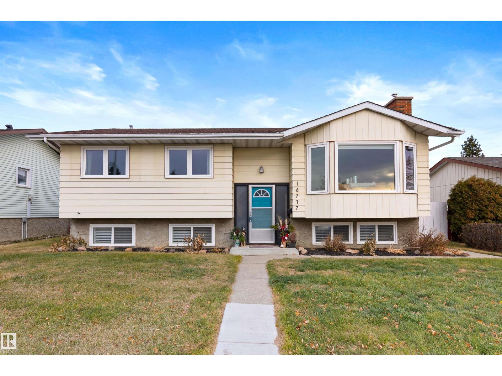 MLS® listing #29096017 for sale located at 16717 109A ST NW