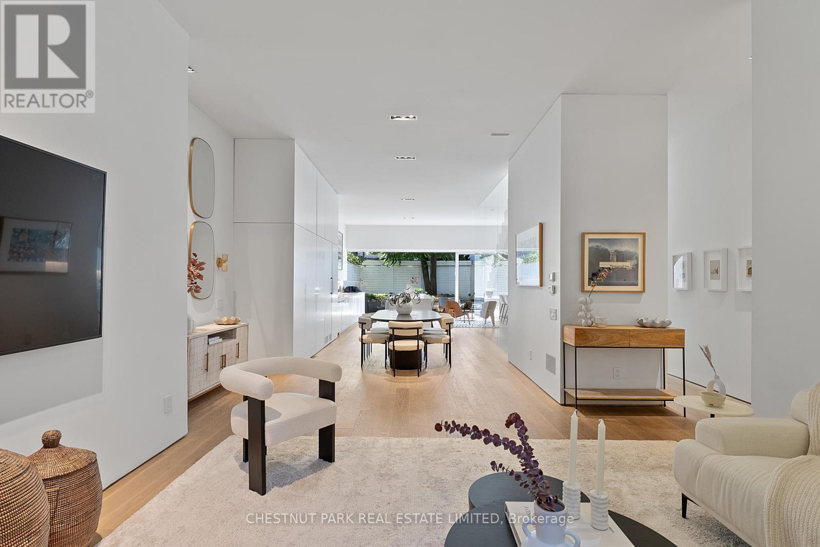 MLS® listing #29096634 for sale located at 82 ROBERT STREET