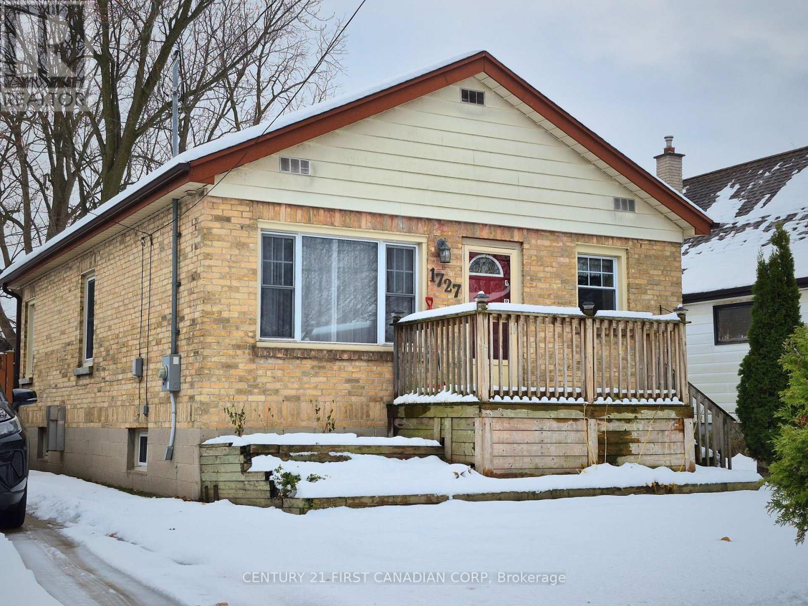 MLS® listing #29096691 for sale located at 1727 PARKHURST AVENUE