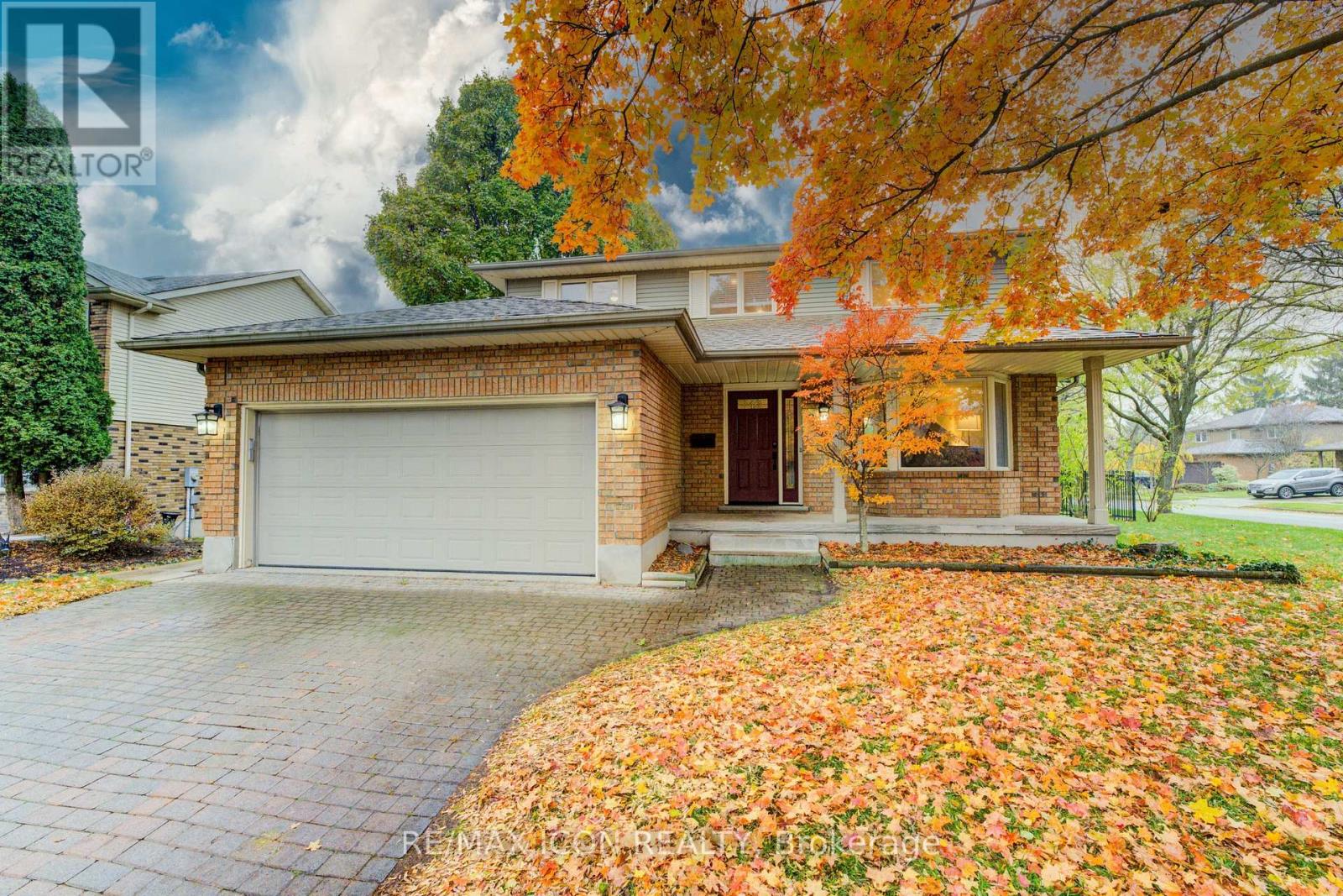 MLS® listing #29096718 for sale located at 2 DUNNINGTON COURT