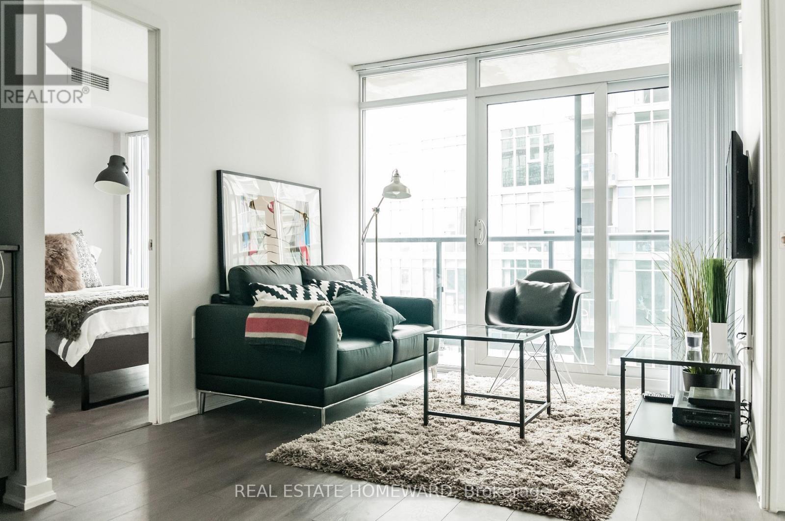 MLS® listing #29097175 for sale located at 1812 - 36 LISGAR STREET
