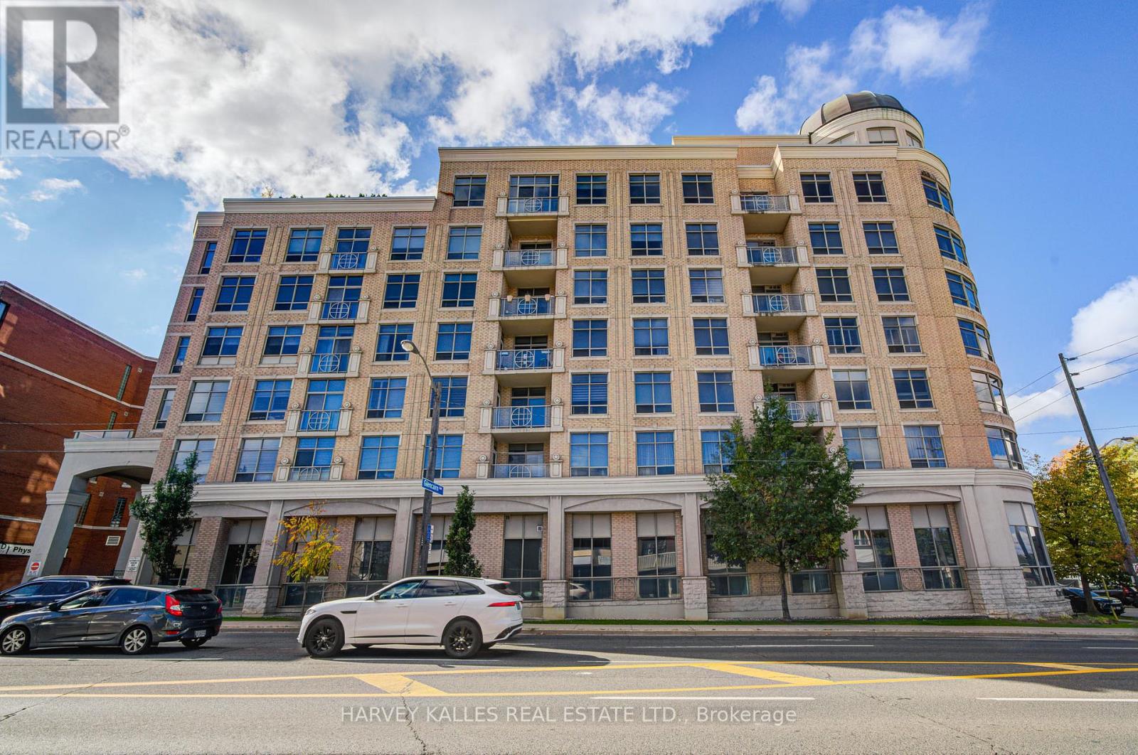 MLS® listing #29098744 for sale located at 404 - 1 GLEN PARK