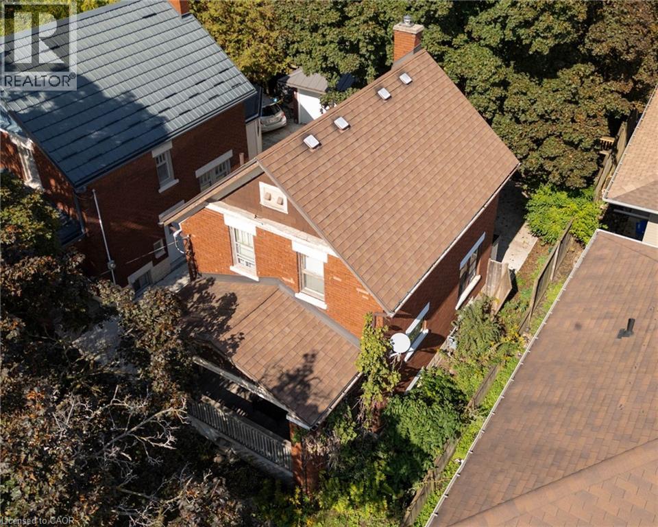 MLS® listing #29099123 for sale located at 50 WALNUT Street