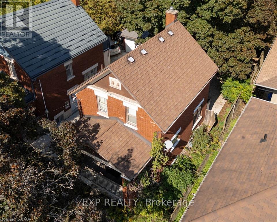 MLS® listing #29099574 for sale located at 50 WALNUT STREET