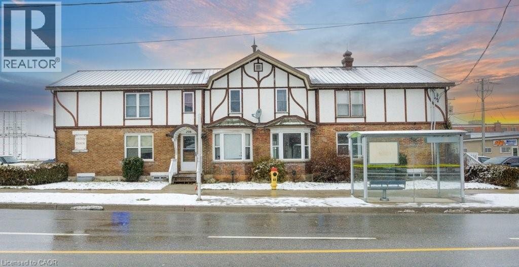 MLS® listing #29100330 for sale located at 208 OTTAWA Street S Unit# 2