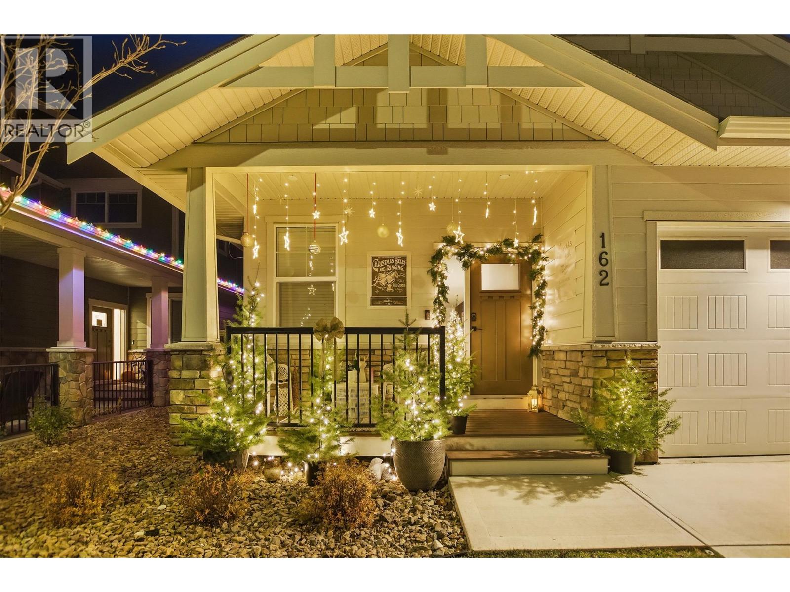 MLS® listing #29100418 for sale located at 200 GRAND Boulevard Unit# 162