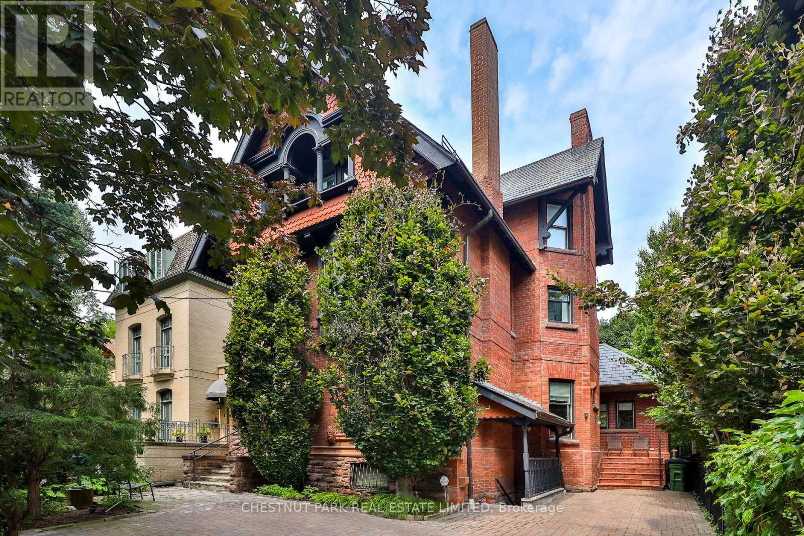 MLS® listing #29101518 for sale located at 46 LOWTHER AVENUE