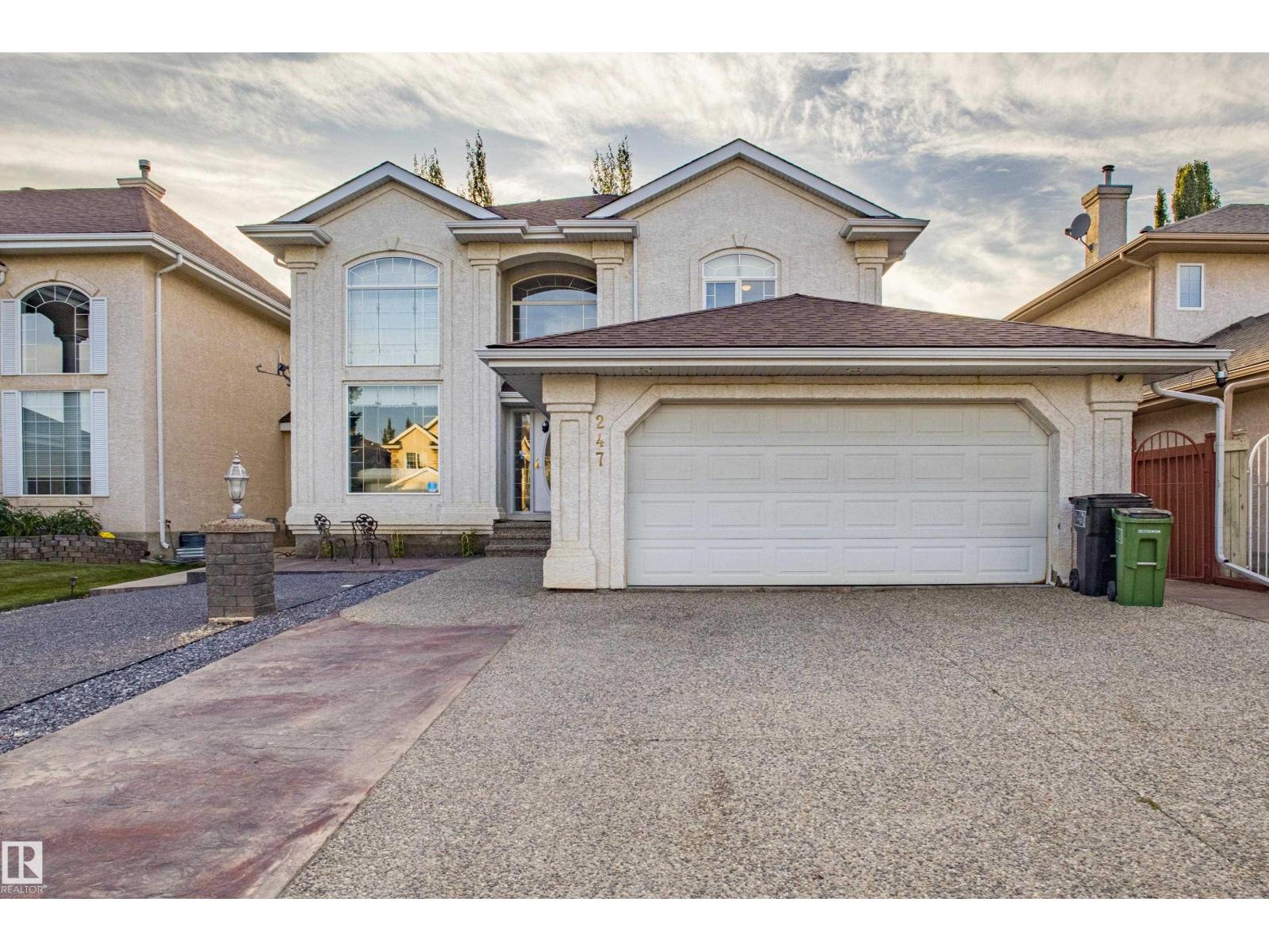 MLS® listing #29105546 for sale located at 247 LINDSAY CR NW