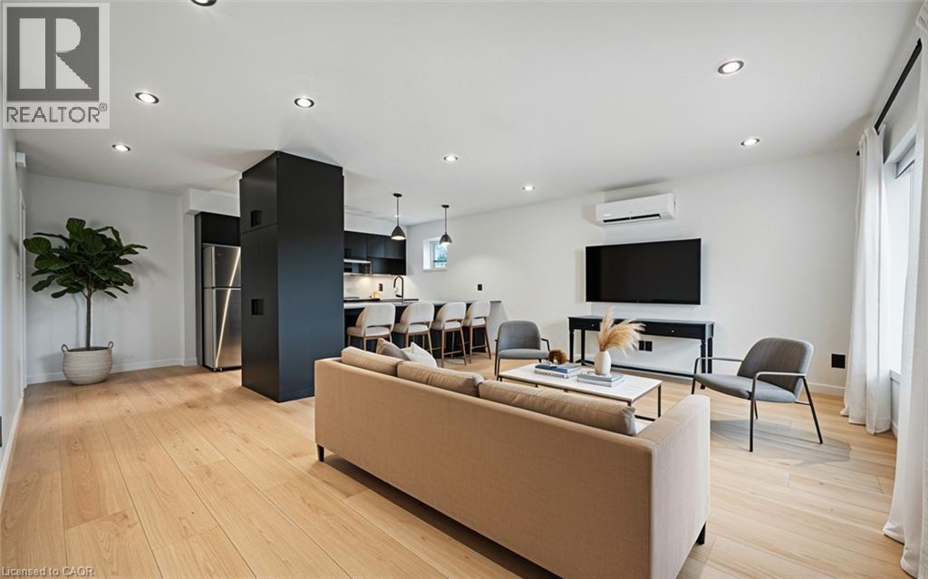 MLS® listing #29106604 for sale located at 66 UNION Street Unit# 5