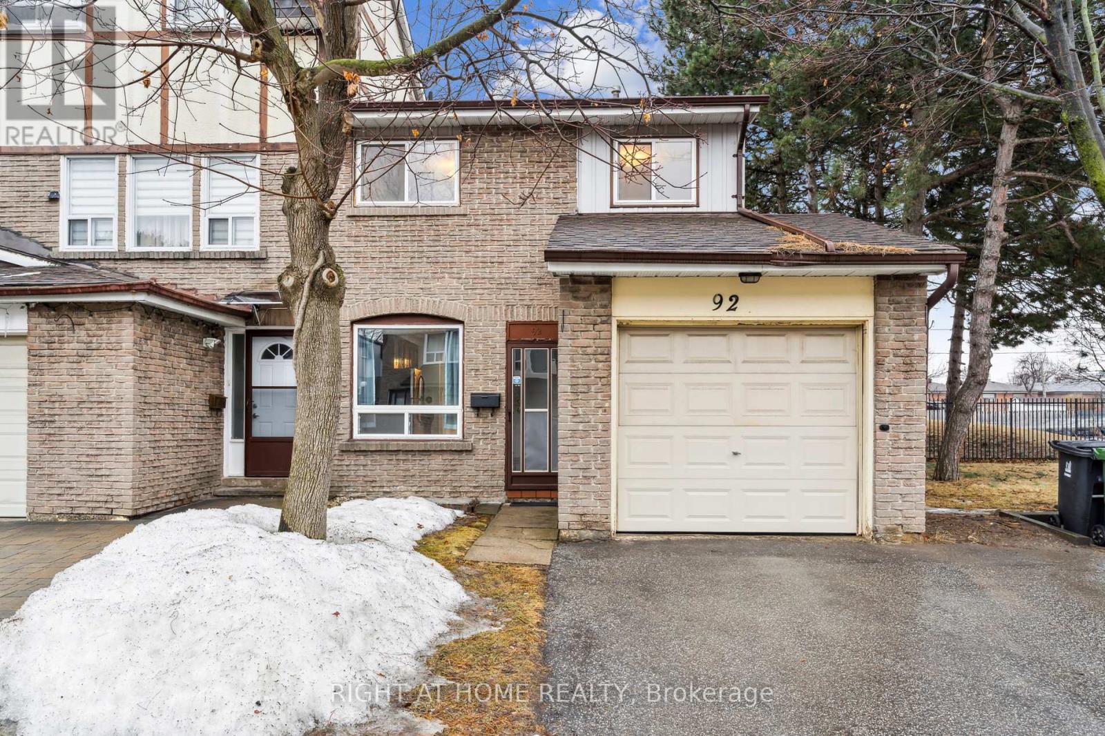 MLS® listing #29107040 for sale located at 92 - 44 CHESTER LE BOULEVARD