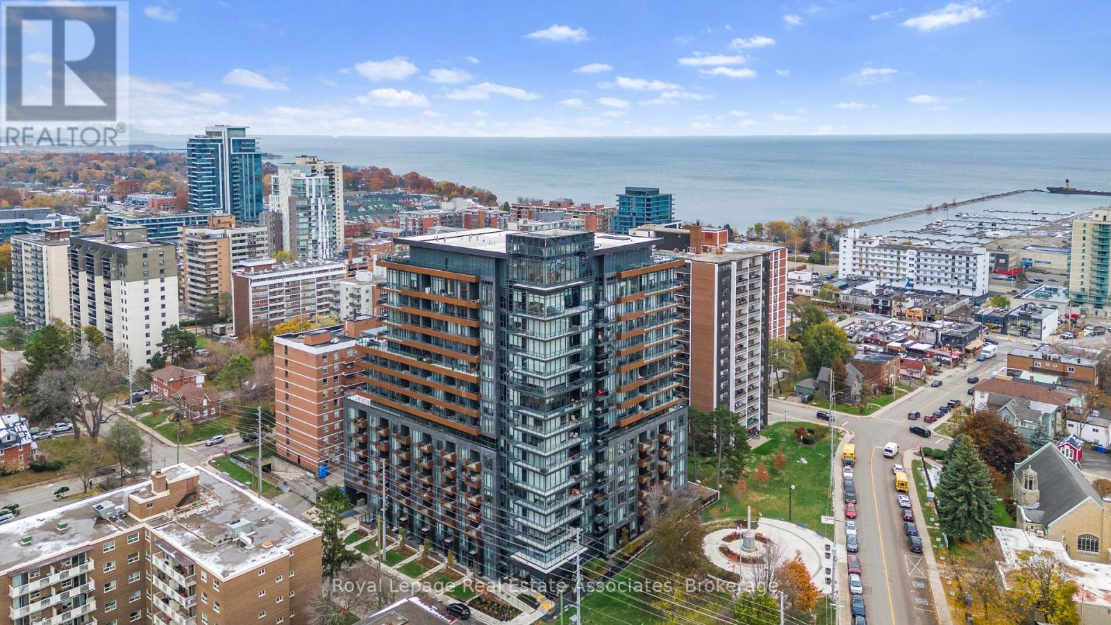 MLS® listing #29107090 for sale located at 805 - 21 PARK STREET E