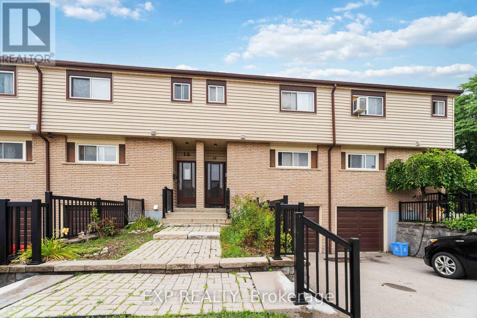 MLS® listing #29107660 for sale located at 10 CLAUDETTE GATE