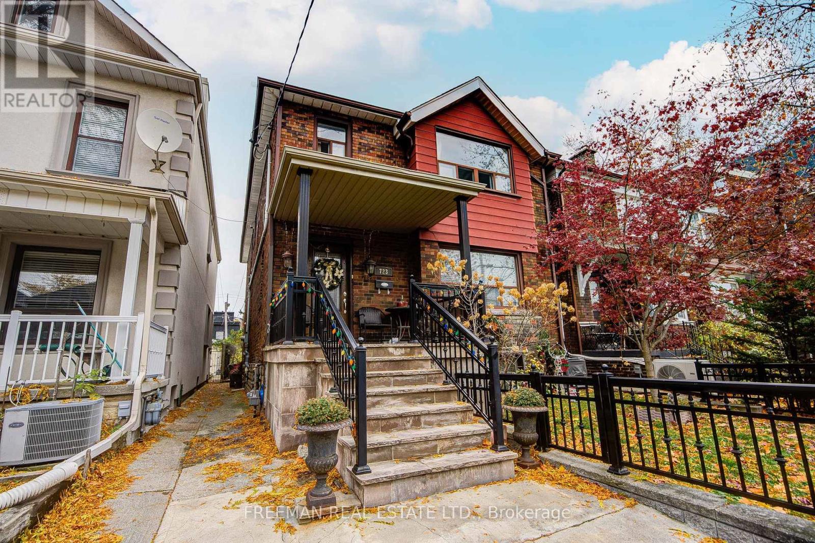 MLS® listing #29111702 for sale located at 2ND FL - 723 EUCLID AVENUE