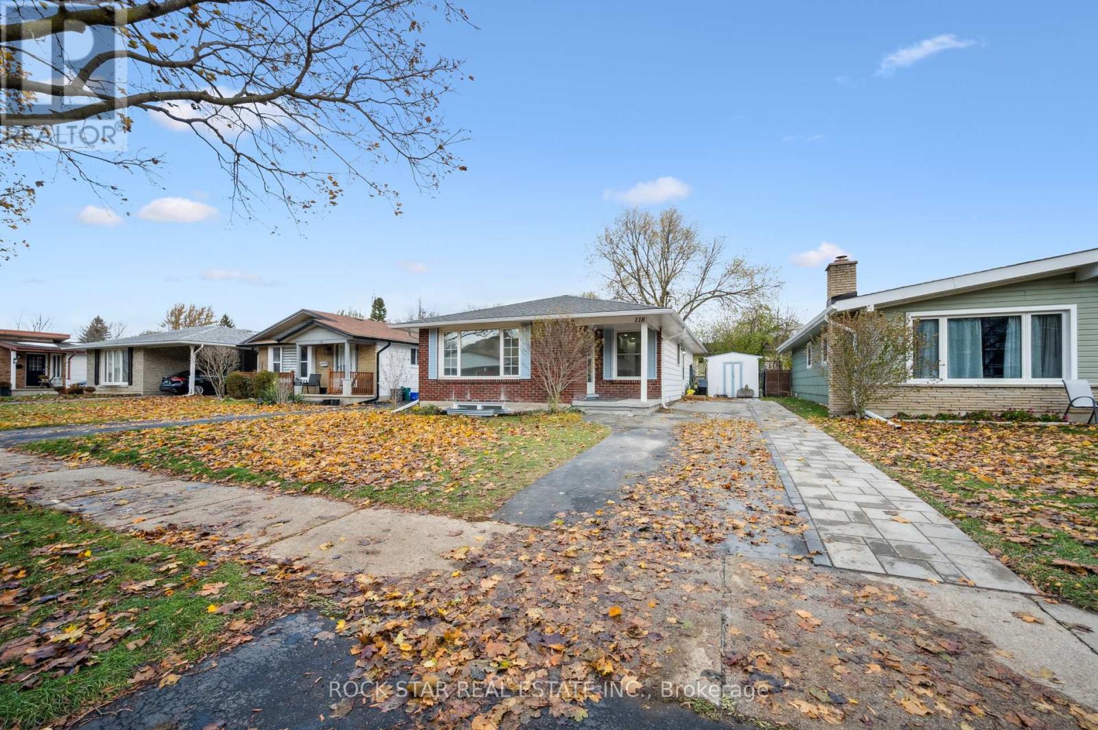 MLS® listing #29112852 for sale located at 118 SELKIRK DRIVE