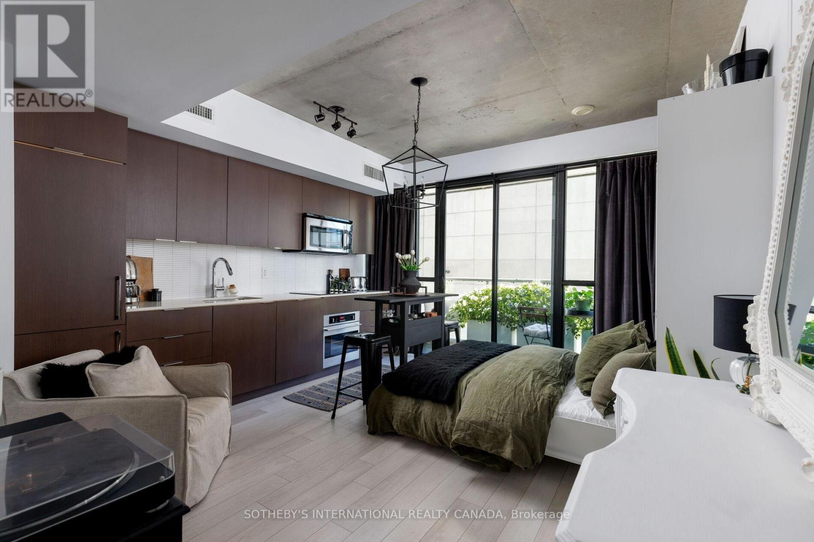 MLS® listing #29113988 for sale located at 223 - 5 HANNA AVENUE