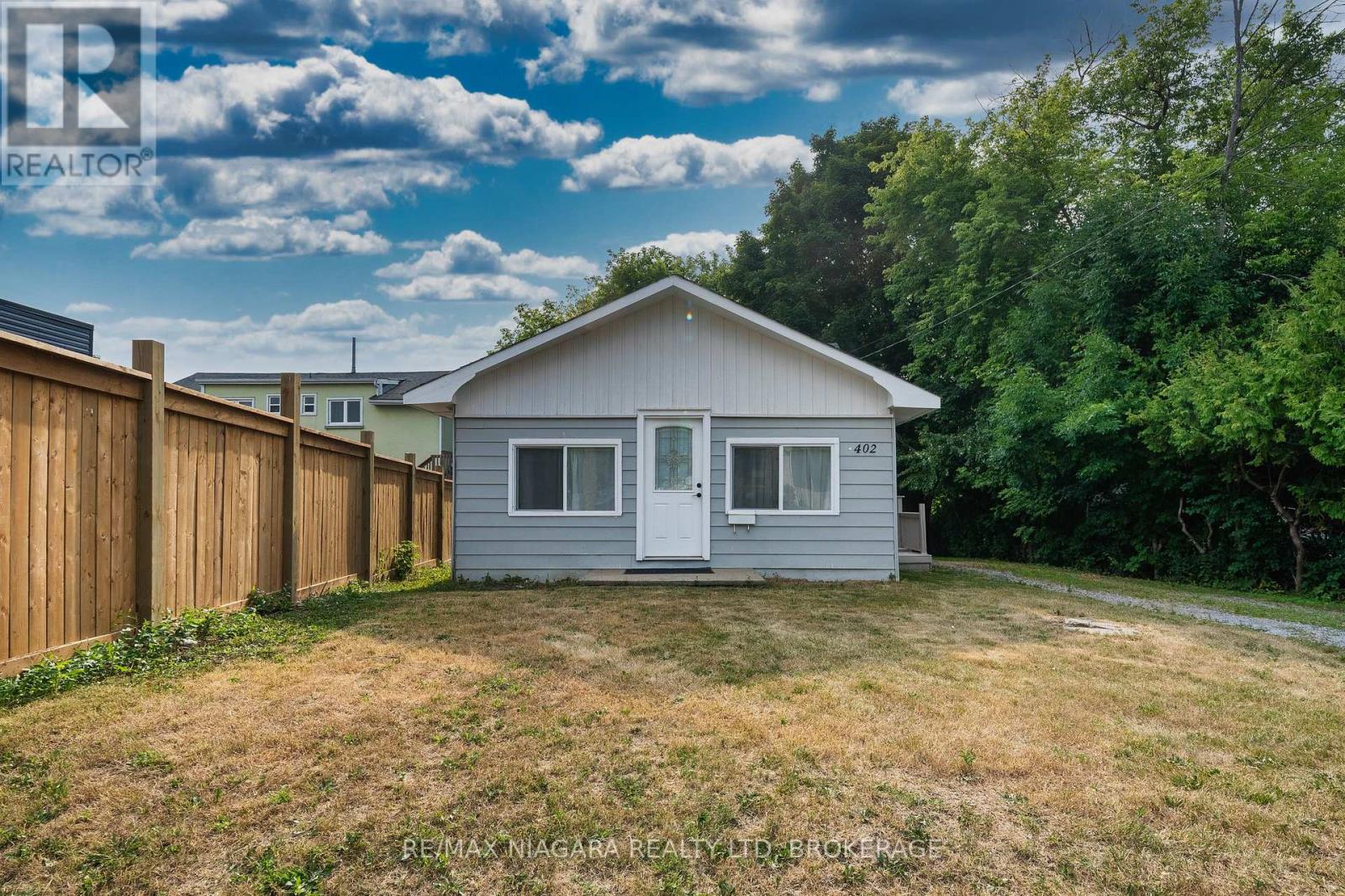 MLS® listing #29117360 for sale located at 402 THE QUEENSWAY SOUTH