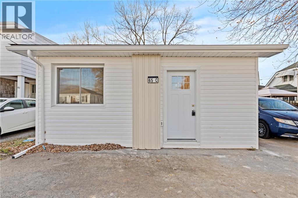 MLS® listing #29117618 for sale located at 65 CHELSEA Street Unit# 3