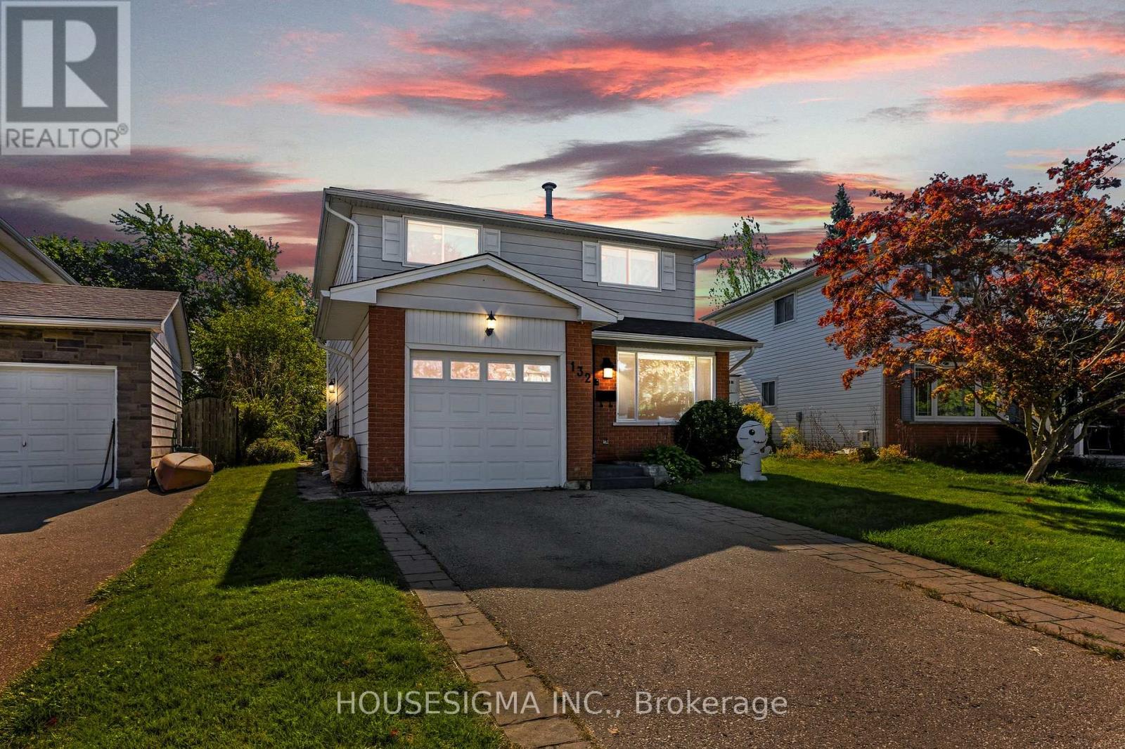 MLS® listing #29118295 for sale located at 132 FOREST GLEN CRESCENT