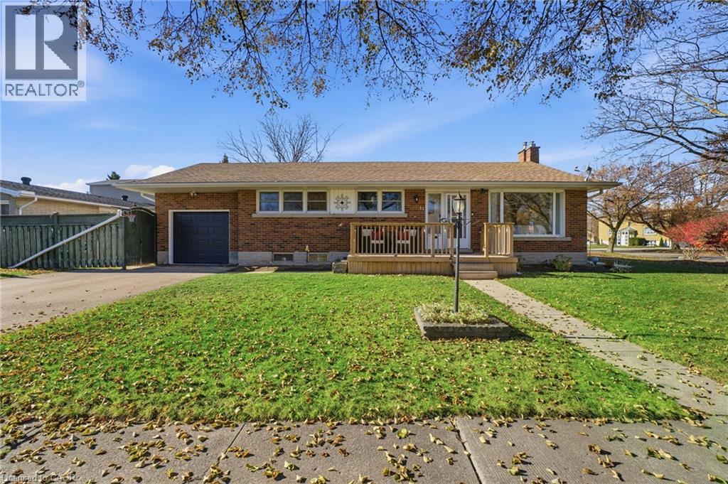 MLS® listing #29121429 for sale located at 11 KENSINGTON Avenue