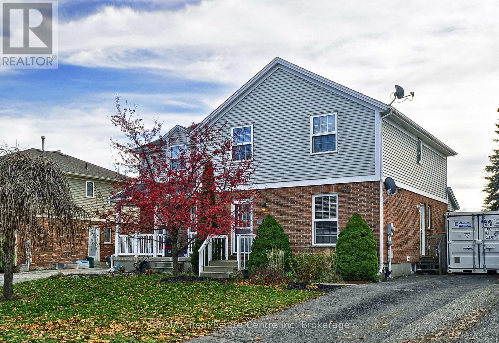 MLS® listing #29123163 for sale located at 427 BANKSIDE CRESCENT S