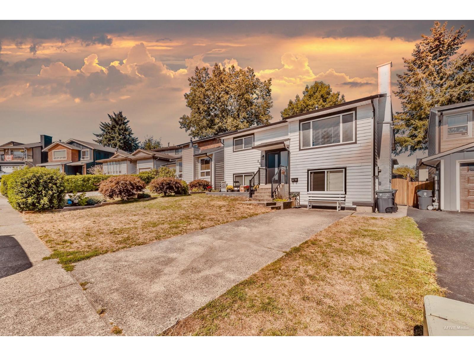 MLS® listing #29126037 for sale located at 2521 WILDING CRESCENT