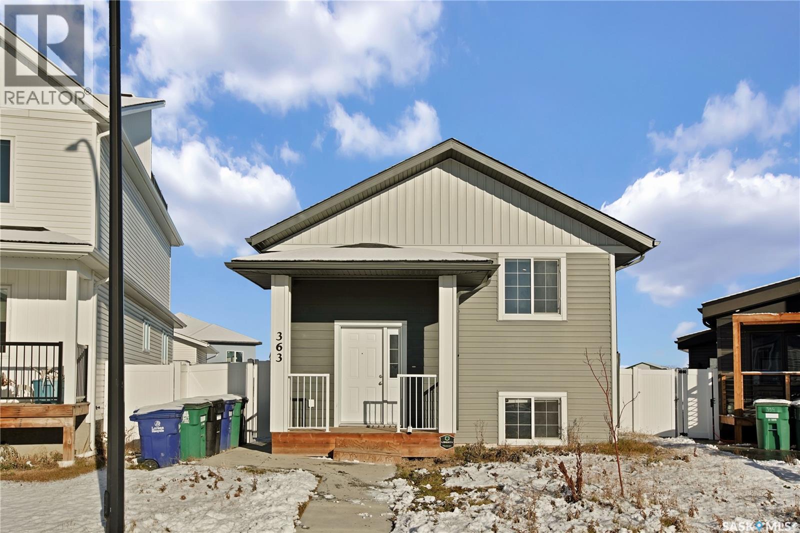 MLS® listing #29126152 for sale located at 363 McArthur CRESCENT