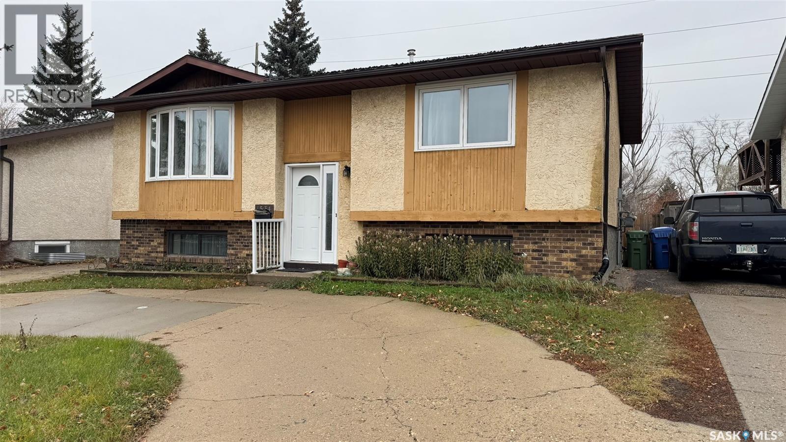 MLS® listing #29126309 for sale located at 1534 Fleet STREET