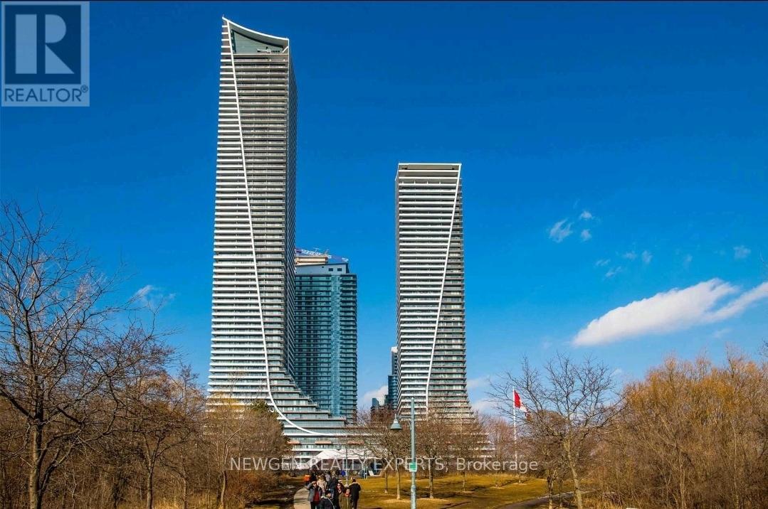 MLS® listing #29126361 for sale located at 5005 - 30 SHORE BREEZE DRIVE