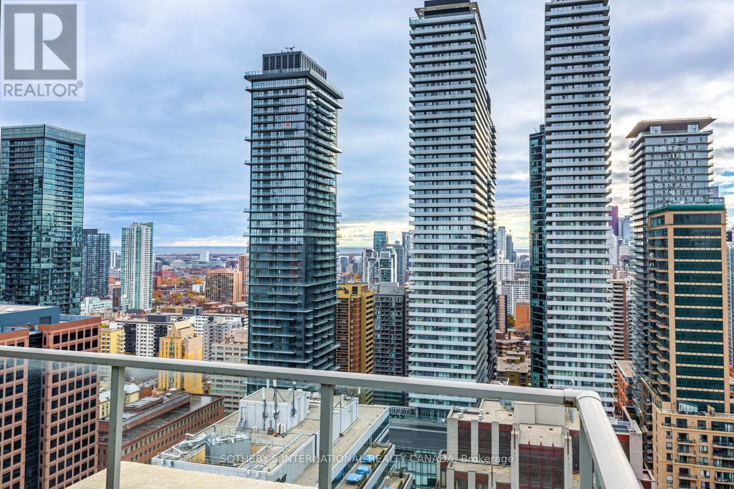 MLS® listing #29126886 for sale located at 3810 - 8 PARK ROAD