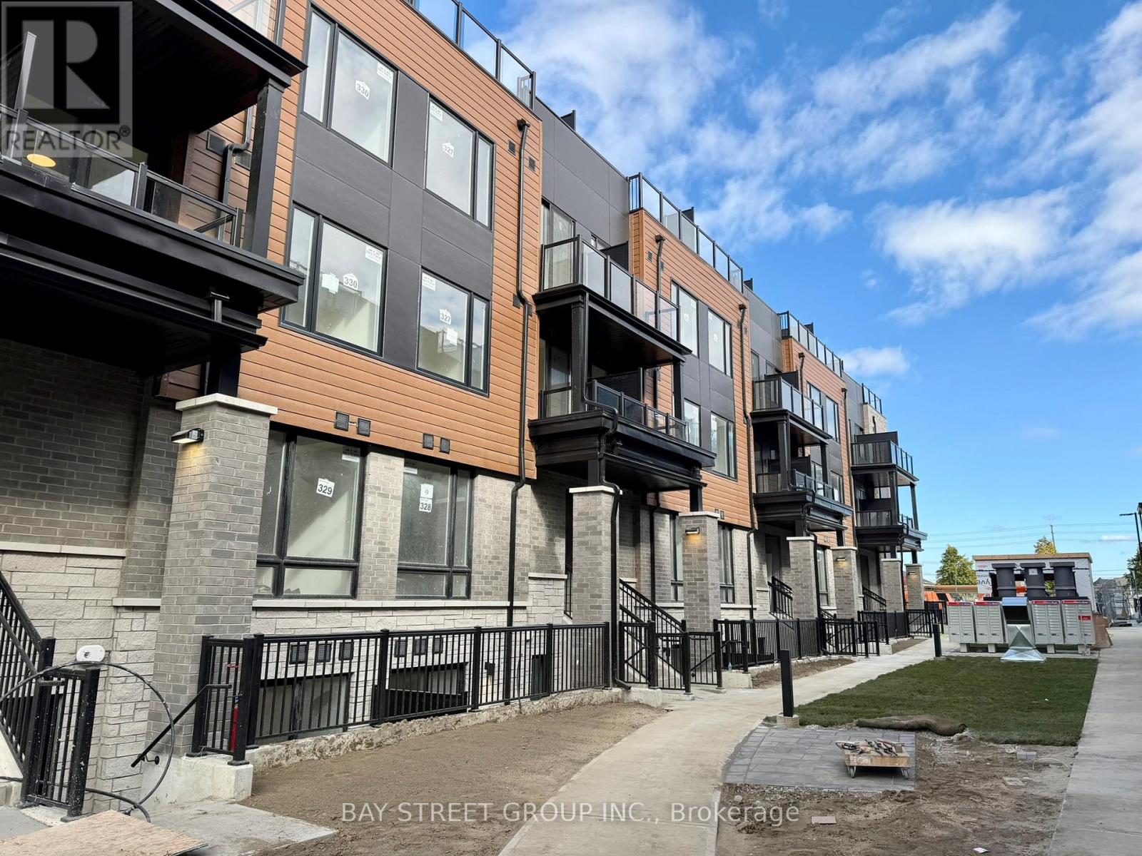 MLS® listing #29128913 for sale located at 20 - 113 MARYDALE STREET