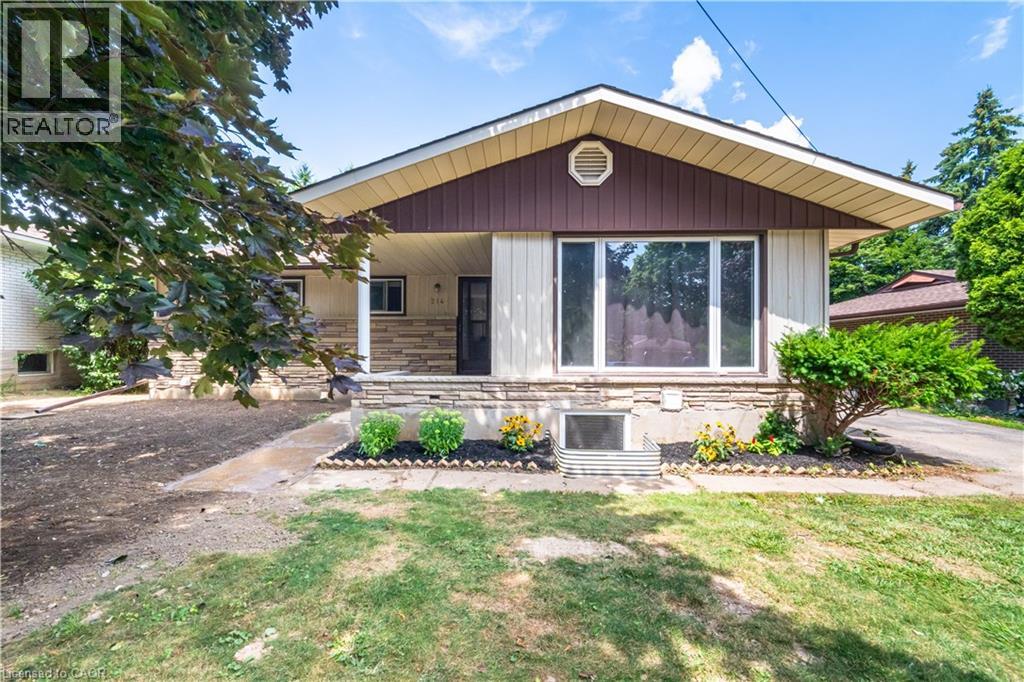 MLS® listing #29129401 for sale located at 214 FOREST HILL Drive Unit# Lower