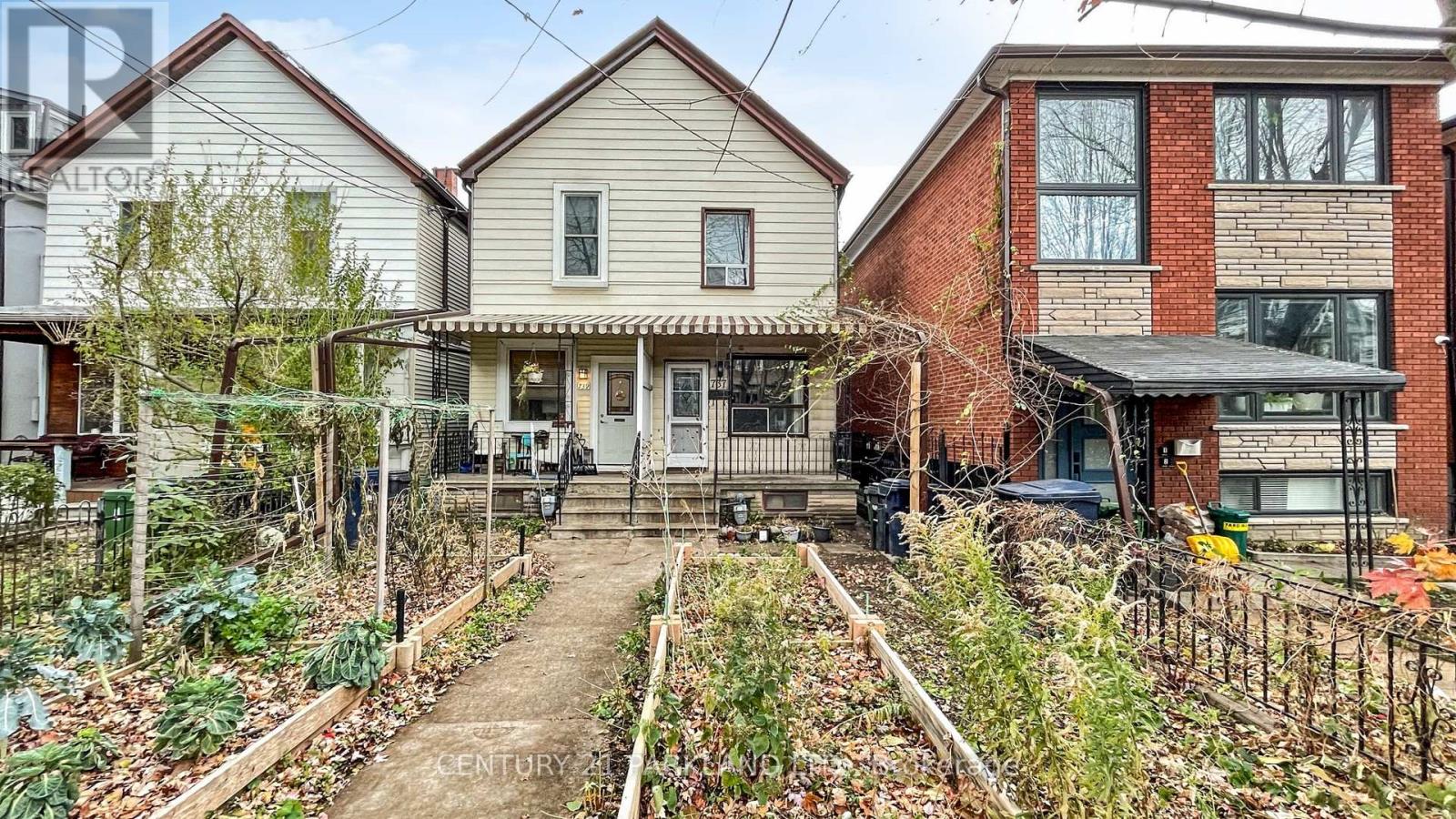 MLS® listing #29129447 for sale located at 737 MANNING AVENUE