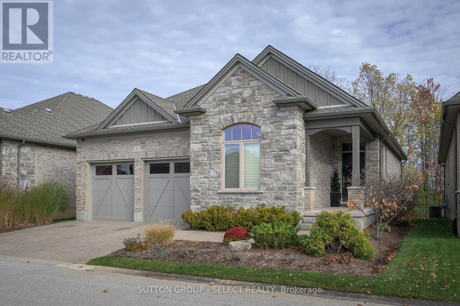 MLS® listing #29129586 for sale located at 57 - 765 EAGLETRACE DRIVE