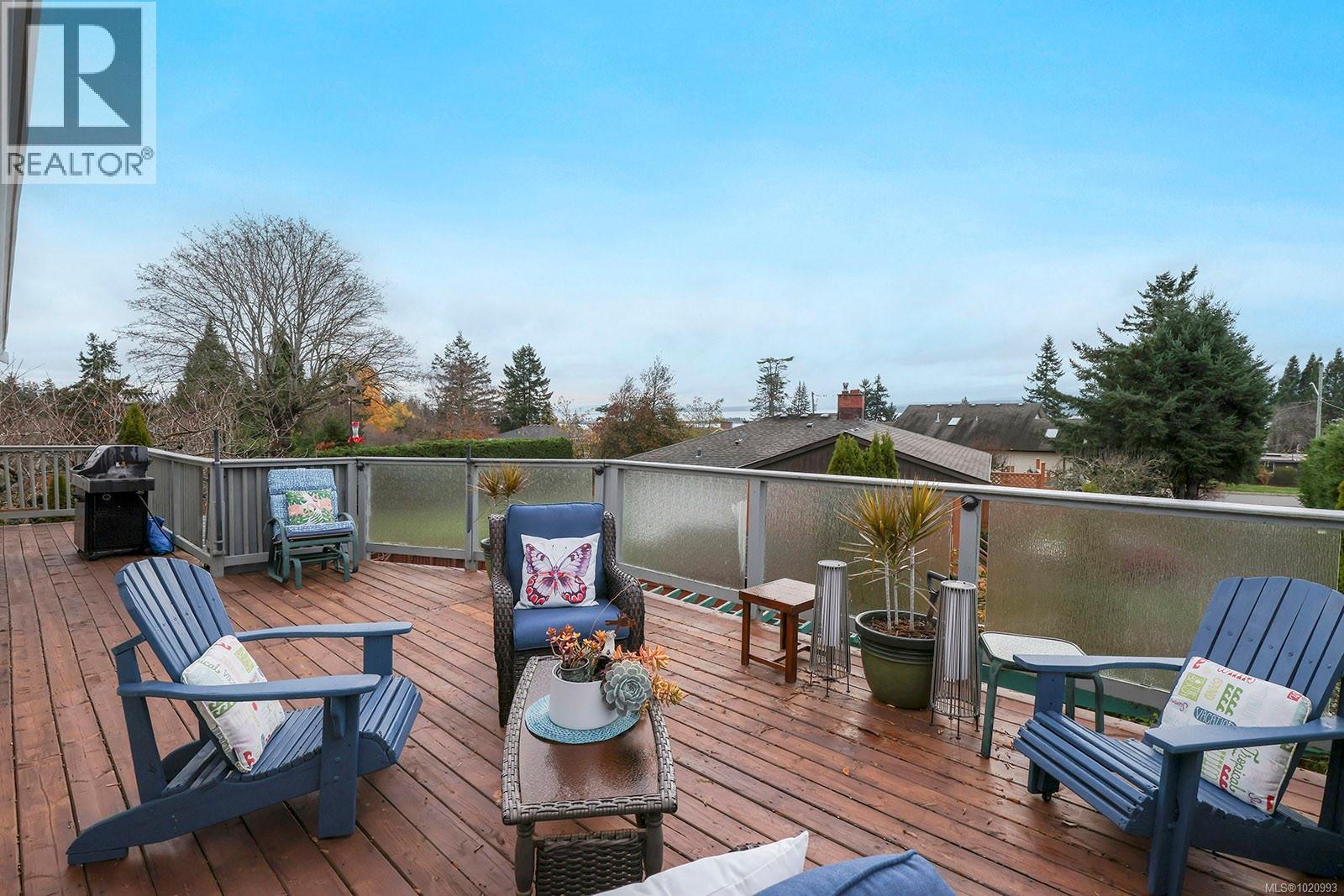 MLS® listing #29129795 for sale located at 2143 Cooke Ave