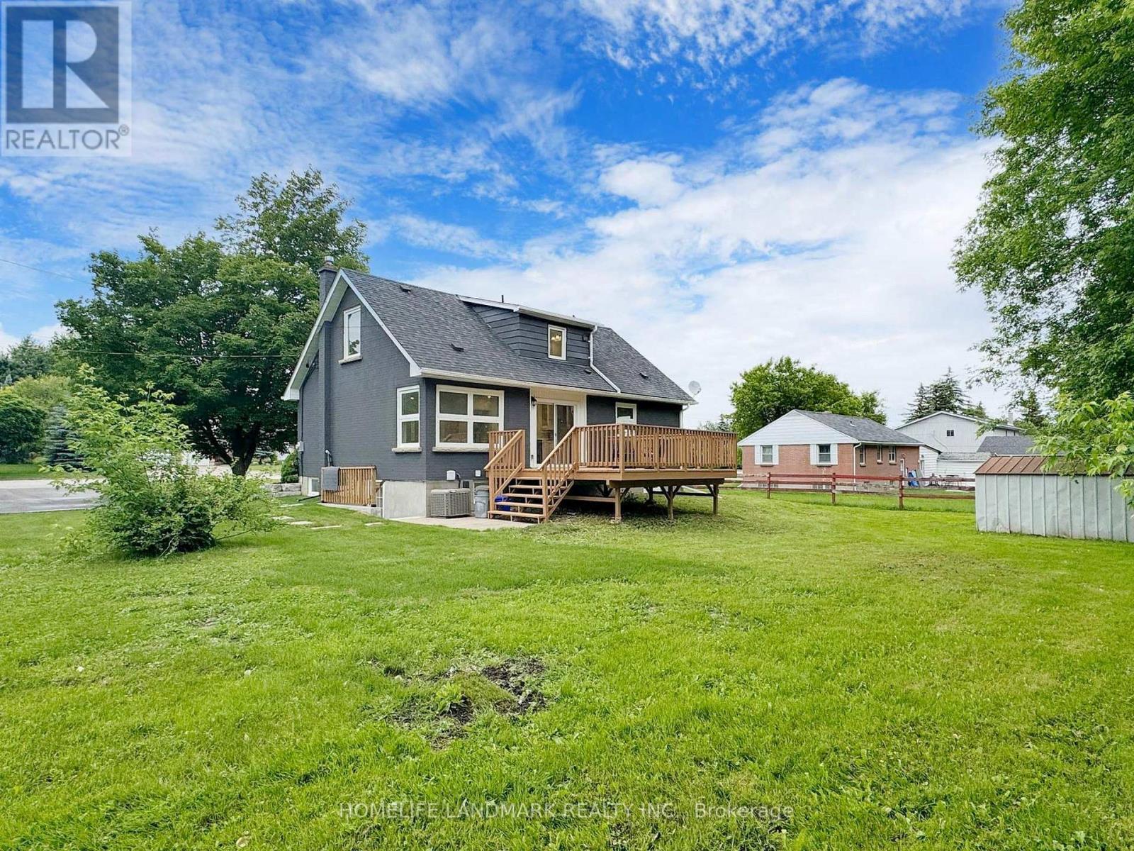 MLS® listing #29129971 for sale located at UNIT 2 - 1661 MOUNT ALBERT ROAD