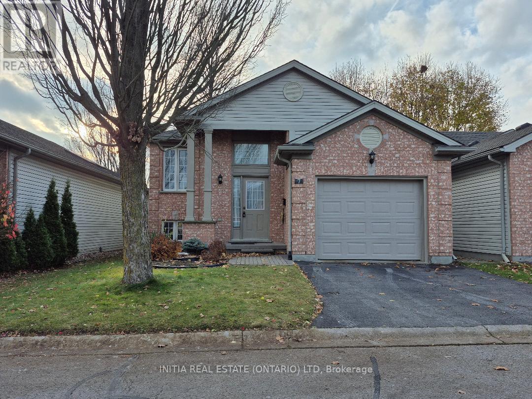 MLS® listing #29129977 for sale located at 7 - 145 NORTH CENTRE ROAD