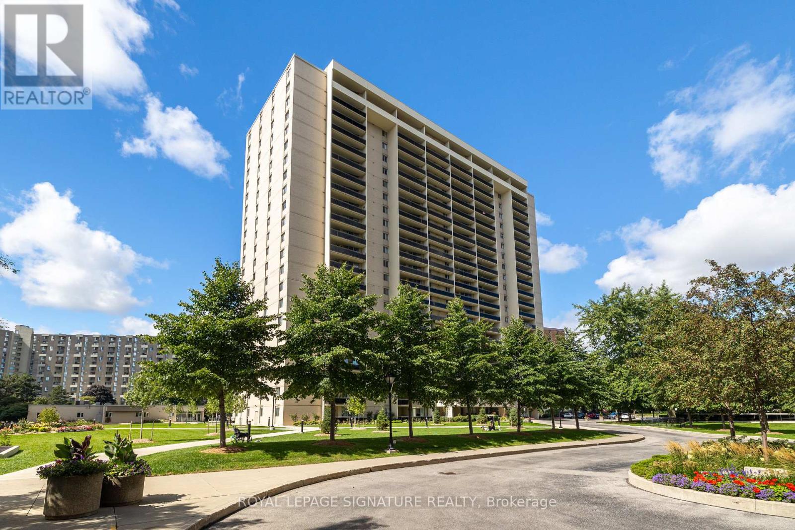 MLS® listing #29130006 for sale located at 706 - 820 BURNHAMTHORPE ROAD