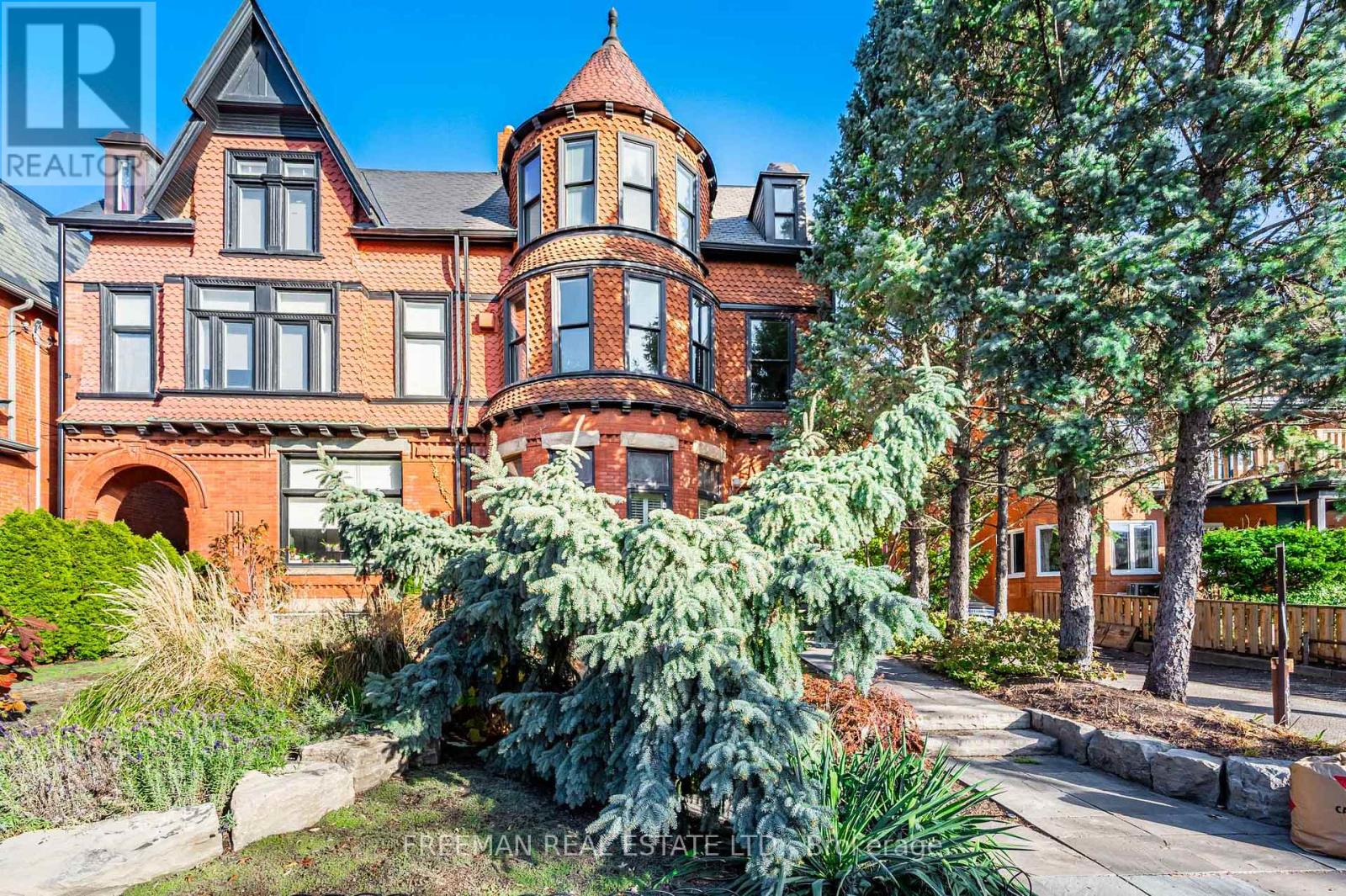 MLS® listing #29132722 for sale located at UPPER - 21 HOWLAND AVENUE