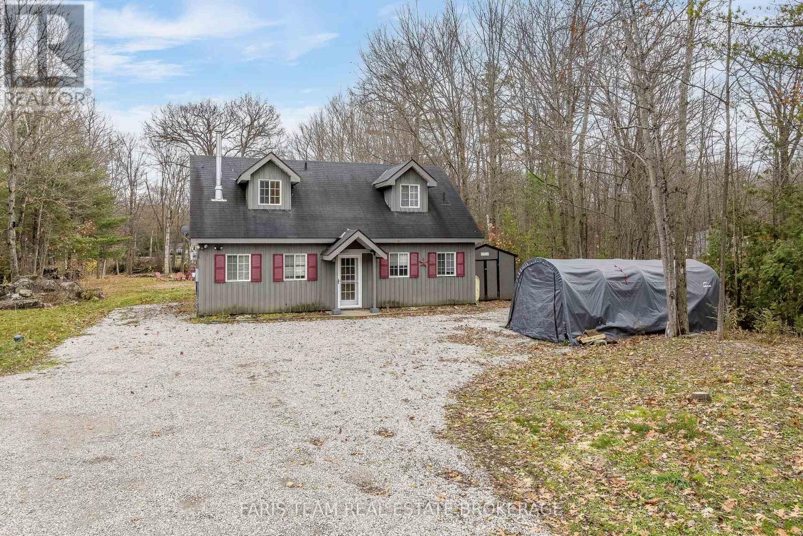 MLS® listing #29134415 for sale located at 7516 ISLAND CRESCENT