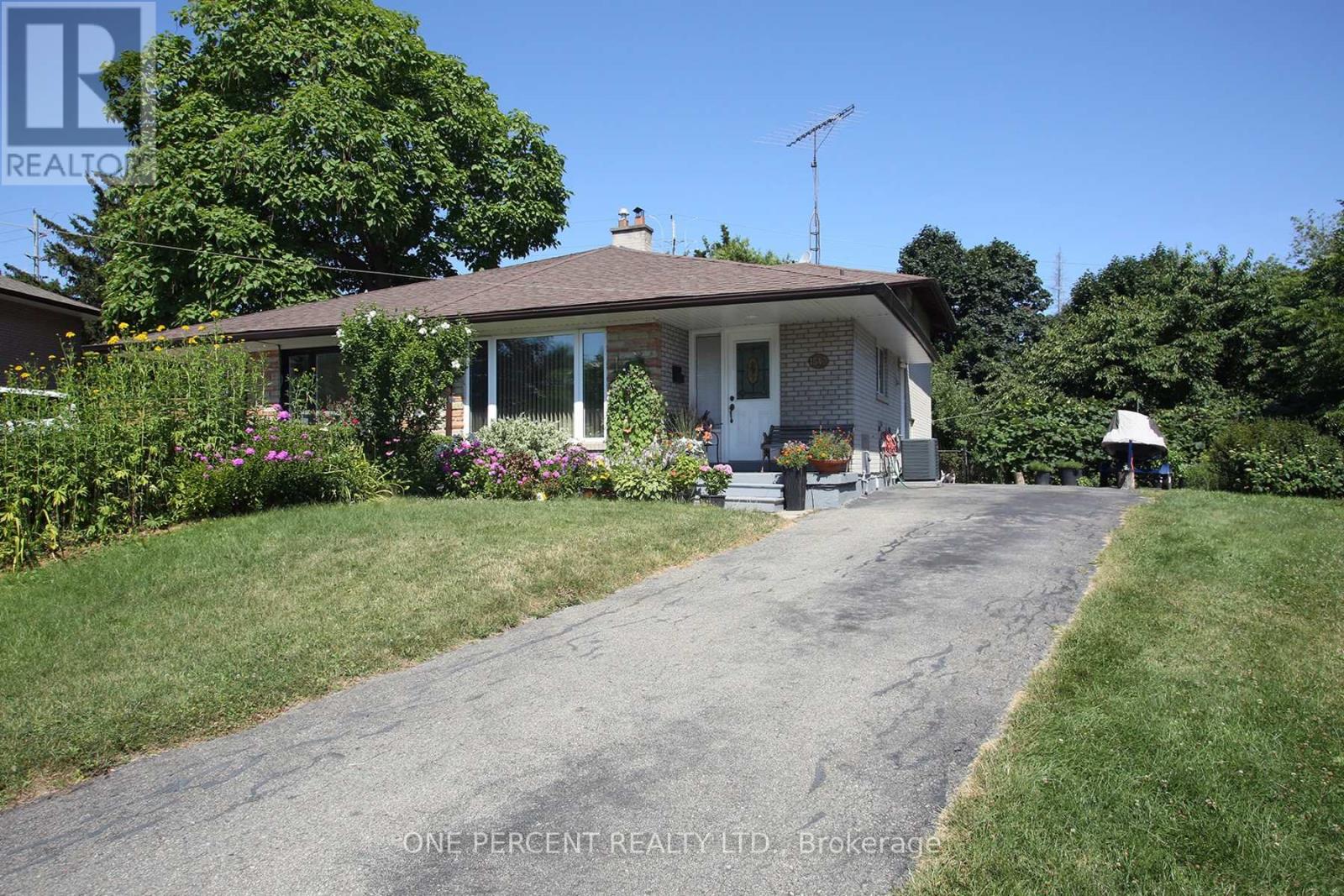 MLS® listing #29134554 for sale located at 1543 SANDGATE CRESCENT