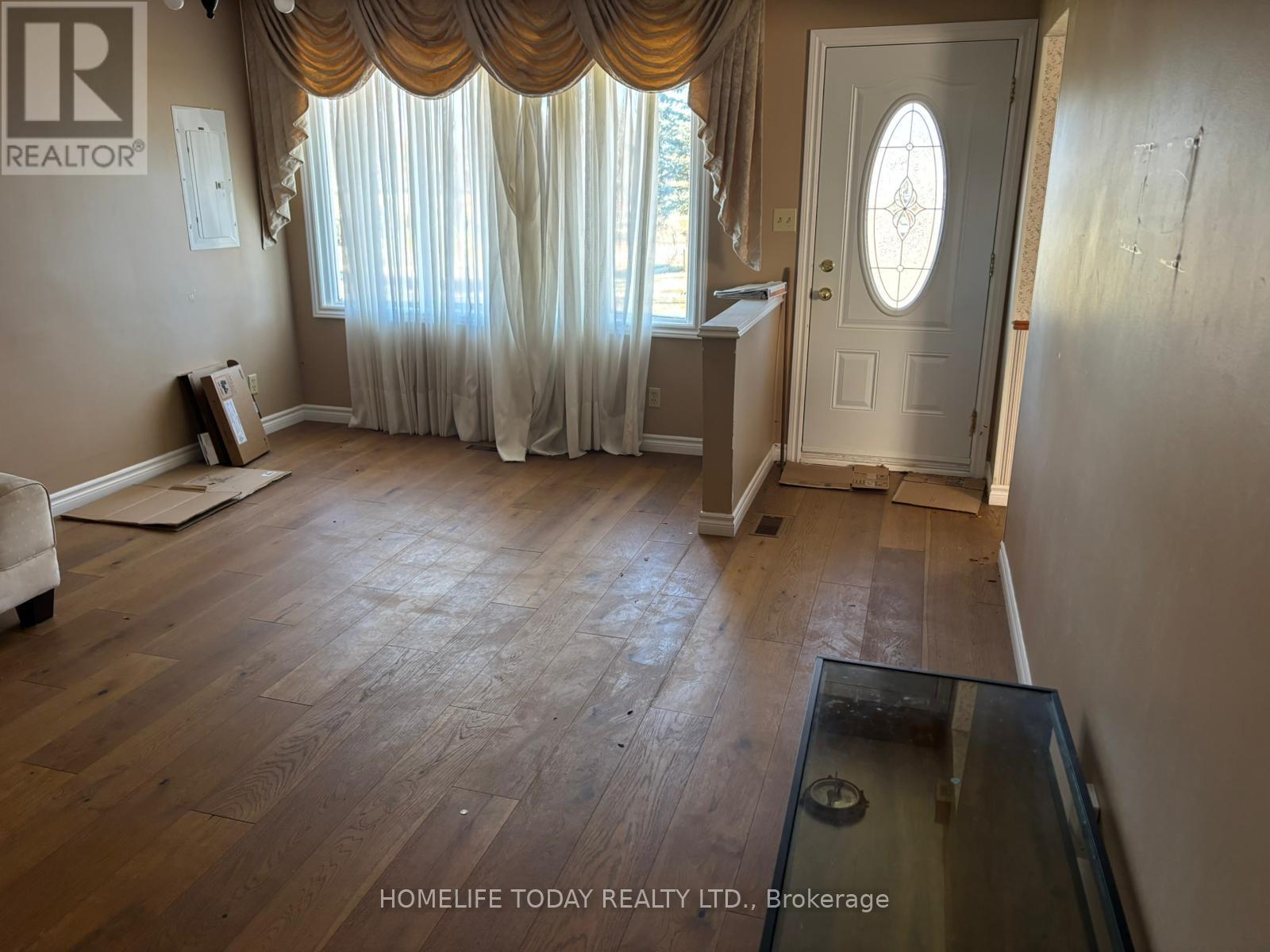 MLS® listing #29134749 for sale located at MAIN - 543 GLENDENE CRESCENT