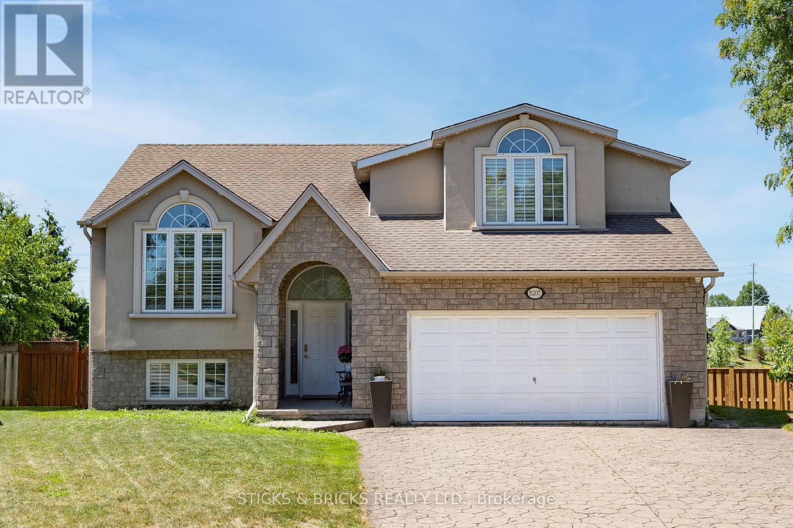 MLS® listing #29136241 for sale located at 8207 BEAVER GLEN DRIVE