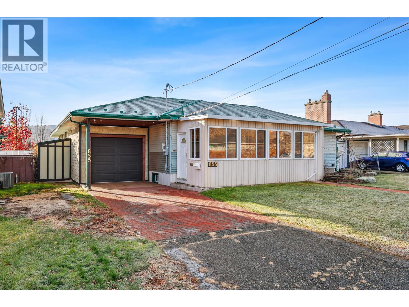 MLS® listing #29136346 for sale located at 855 Renfrew Avenue