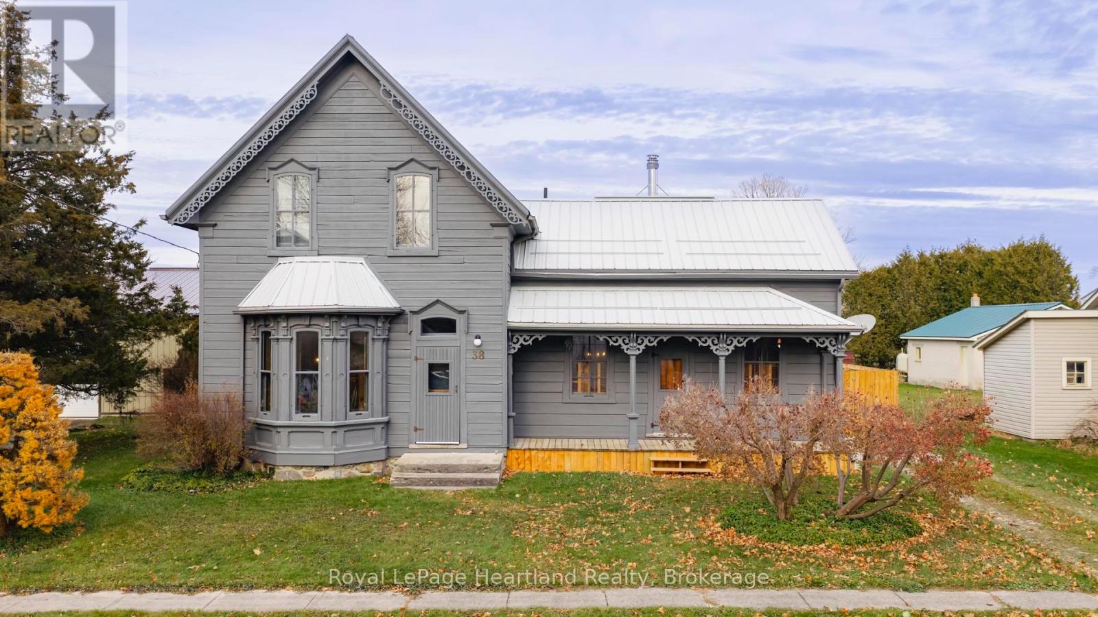 MLS® listing #29136353 for sale located at 38 ALBERT STREET