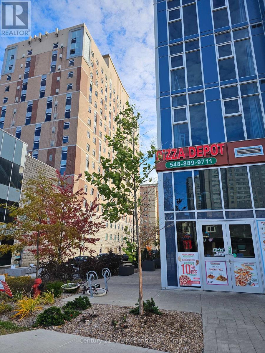 MLS® listing #29136399 for sale located at 131 UNIVERSITY AVENUE W