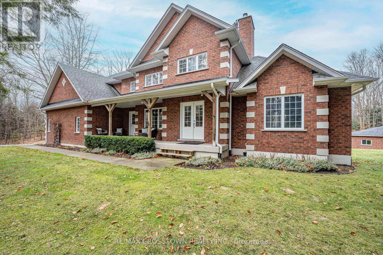 MLS® listing #29137705 for sale located at 19 GILLESPIE TRAIL S