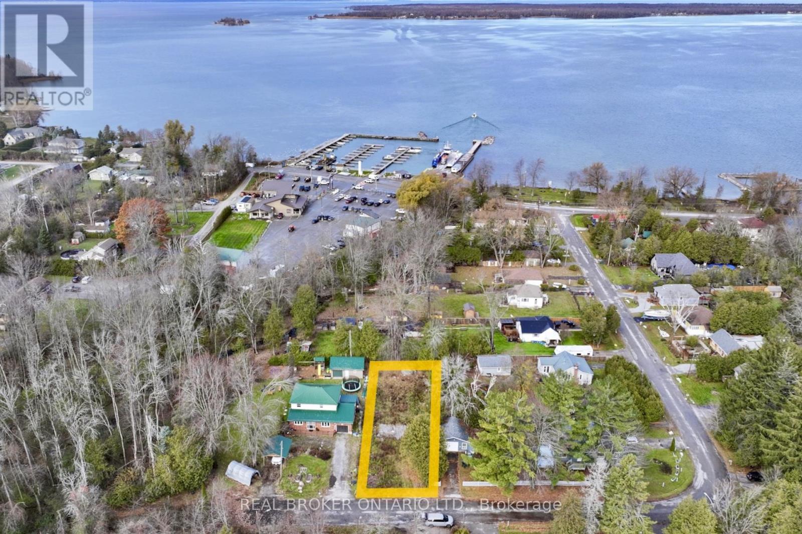 MLS® listing #29137838 for sale located at 34 DELLA STREET