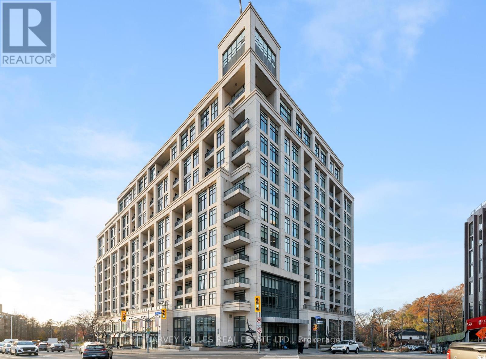 MLS® listing #29138335 for sale located at 1016 - 1 OLD MILL DRIVE